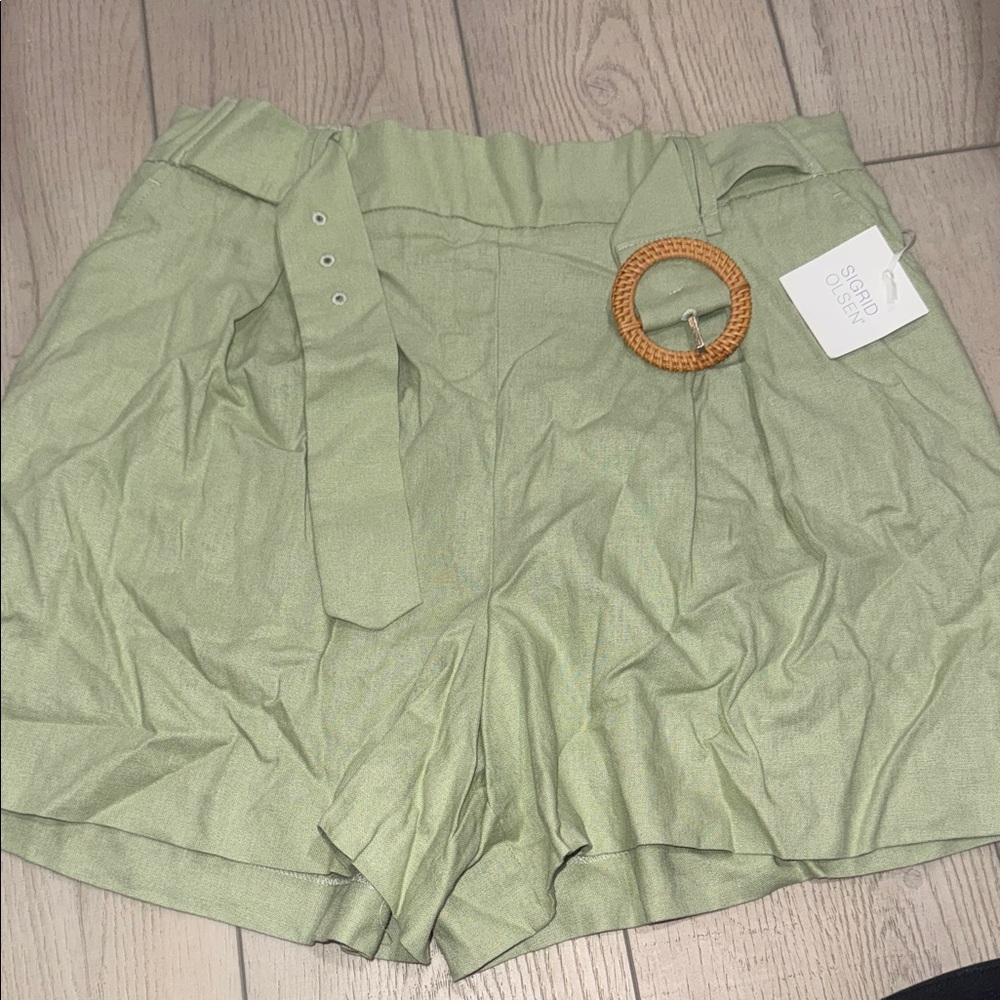 Sigrid Olsen Light Green High Waist Shorts with Belt
